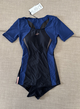 运动保守连体平角短袖泳衣女冲浪潜水训练竞技显瘦带胸垫温泉度假
