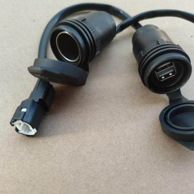 CF春风原厂配件800MT摩托车USB输出座800-5/5A电源插座车充点烟器