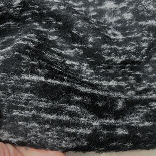 针织羊绒面料 秋冬外套大衣裤子 黑色底浅灰色抽象条纹色织布料