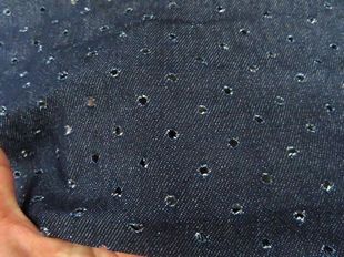 混纺布料 牛仔布面料 春秋米兰时尚 深藏青色个性 破洞打孔花纹时装
