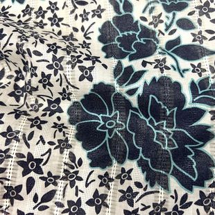 纯棉面料 春夏汉服唐装 白色竖条镂空织花底藏青色花瓣印染布料