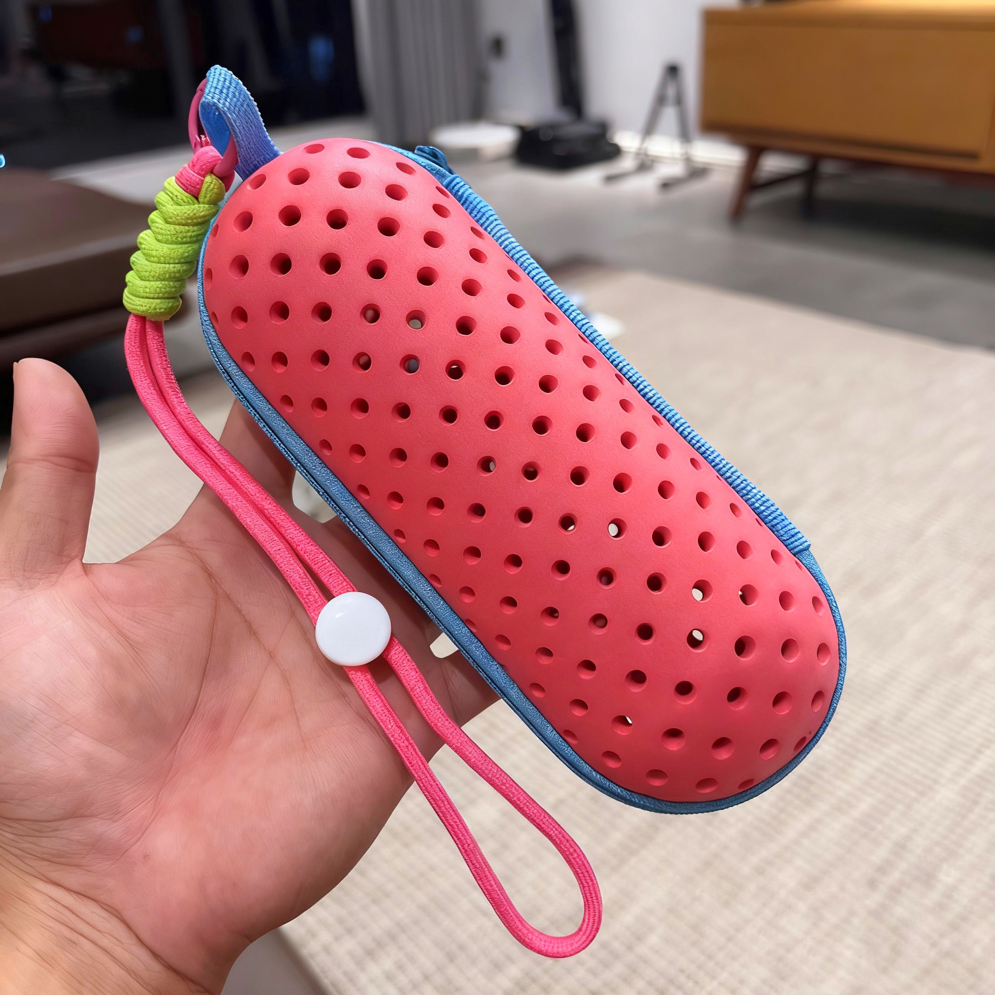 游泳眼镜盒泳镜收纳盒EVA镂空透气孔圆孔泳镜盒游泳装备镜盒 游泳眼镜盒泳镜收纳盒EVA镂空透气孔圆孔泳镜盒游泳装备镜盒