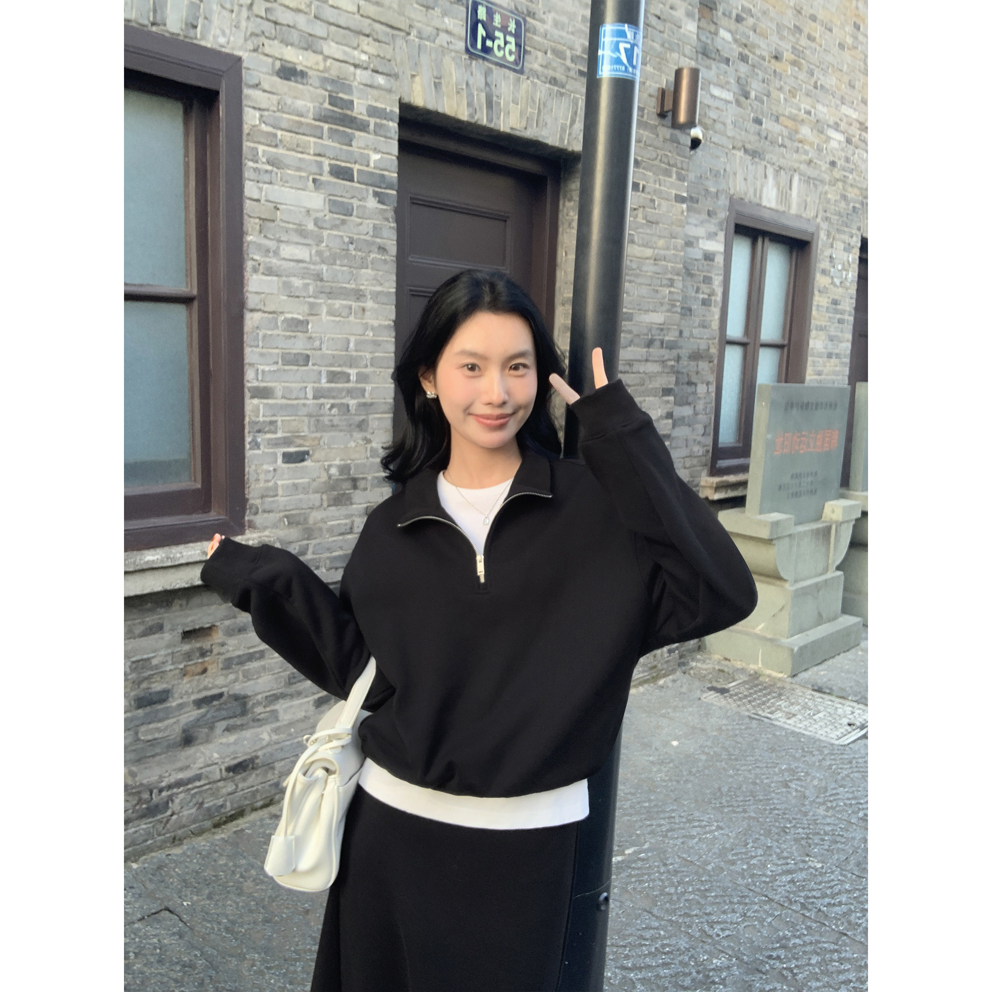 休闲简约短款立领卫衣