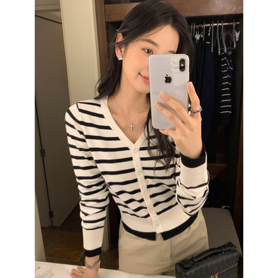 MULVAN 周末小调 松弛撞色v领毛衣开衫女气质休闲假两件针织上衣