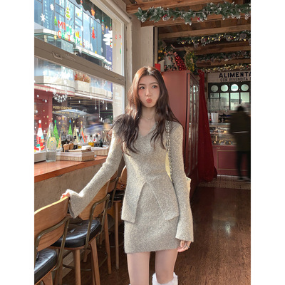 MULVAN 设计感v领毛衣女秋冬2025气质修身显瘦外穿针织衫打底上衣