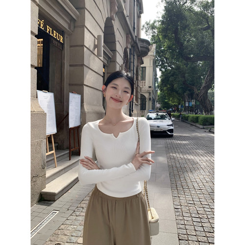 修身针织衫两侧缩褶修身上衣