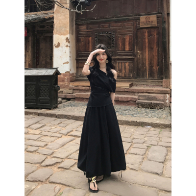 MULVAN 枳夏|白色斜肩上衣女设计感收腰短袖衬衫+灯笼半身裙套装