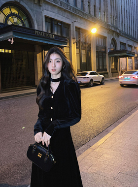 MULVAN 法式复古V领丝绒衬衫女秋冬轻奢高级感衬衣收腰显瘦上衣