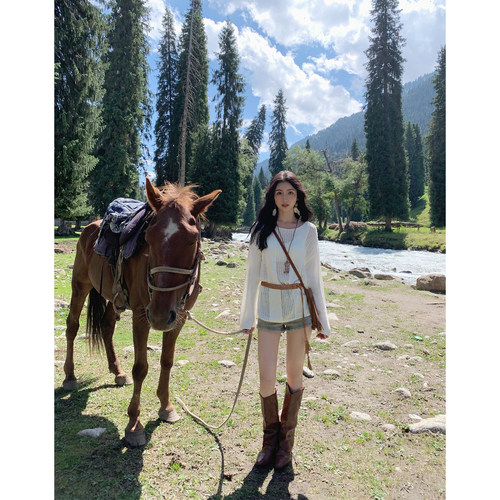 宽松慵懒风镂空针织衫