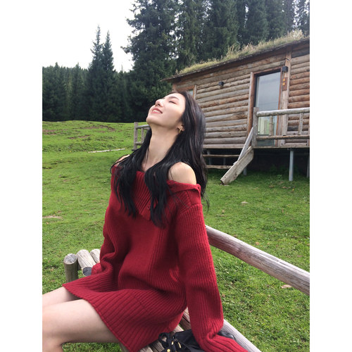 MULVAN一字肩红色毛衣外套女秋冬宽松慵懒软糯设计感露肩针织上衣