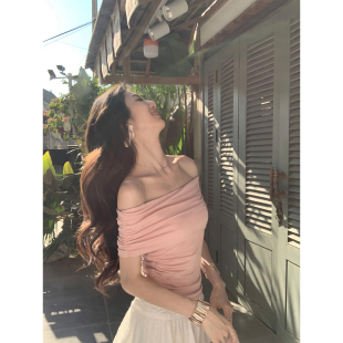 短款 气质一字肩上衣女设计感修身 锁骨露肩T恤 美女公式 MULVAN