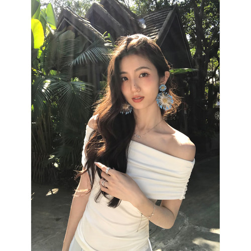 MULVAN一字肩性感辣妹露肩T恤女