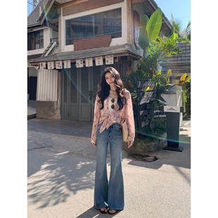 蓝调时刻 显瘦垂感喇叭长裤 美式 女修身 复古水洗微喇牛仔裤 MULVAN