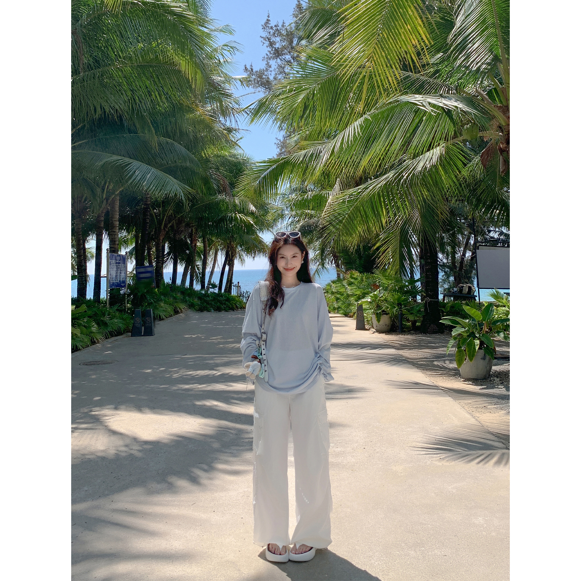 MULVAN 蓝色圆领长袖t恤女新款纯色宽松休闲风防晒微透上衣