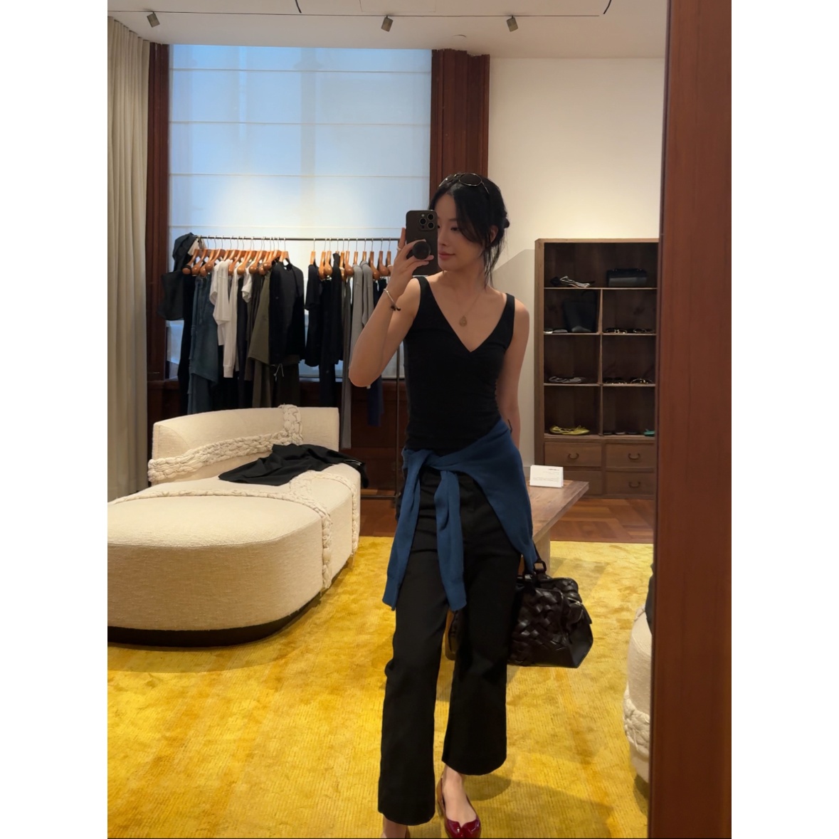 休闲显瘦八分黑色微喇牛仔裤