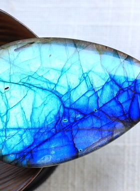 ◆光华潋滟◆店主自戴！超大块曜光光谱石（拉长石）大坠