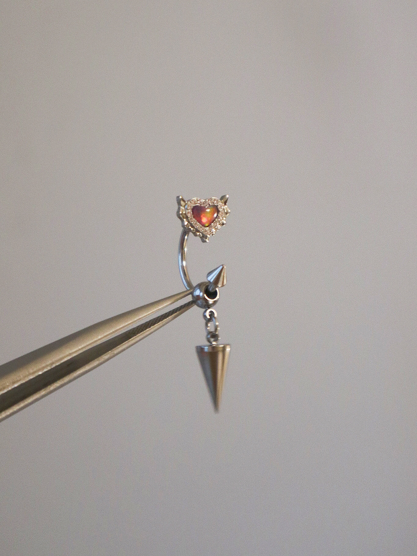 f136钛合金澳宝爱心小恶魔耳钉马蹄环组合耳环小尖锤吊坠防过敏