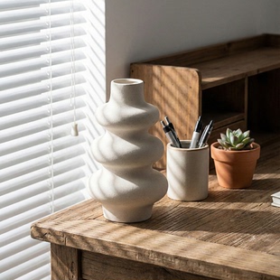 异形圈陶瓷花瓶可爱简约磨砂花器创意民宿摆件高级桌面家居艺术
