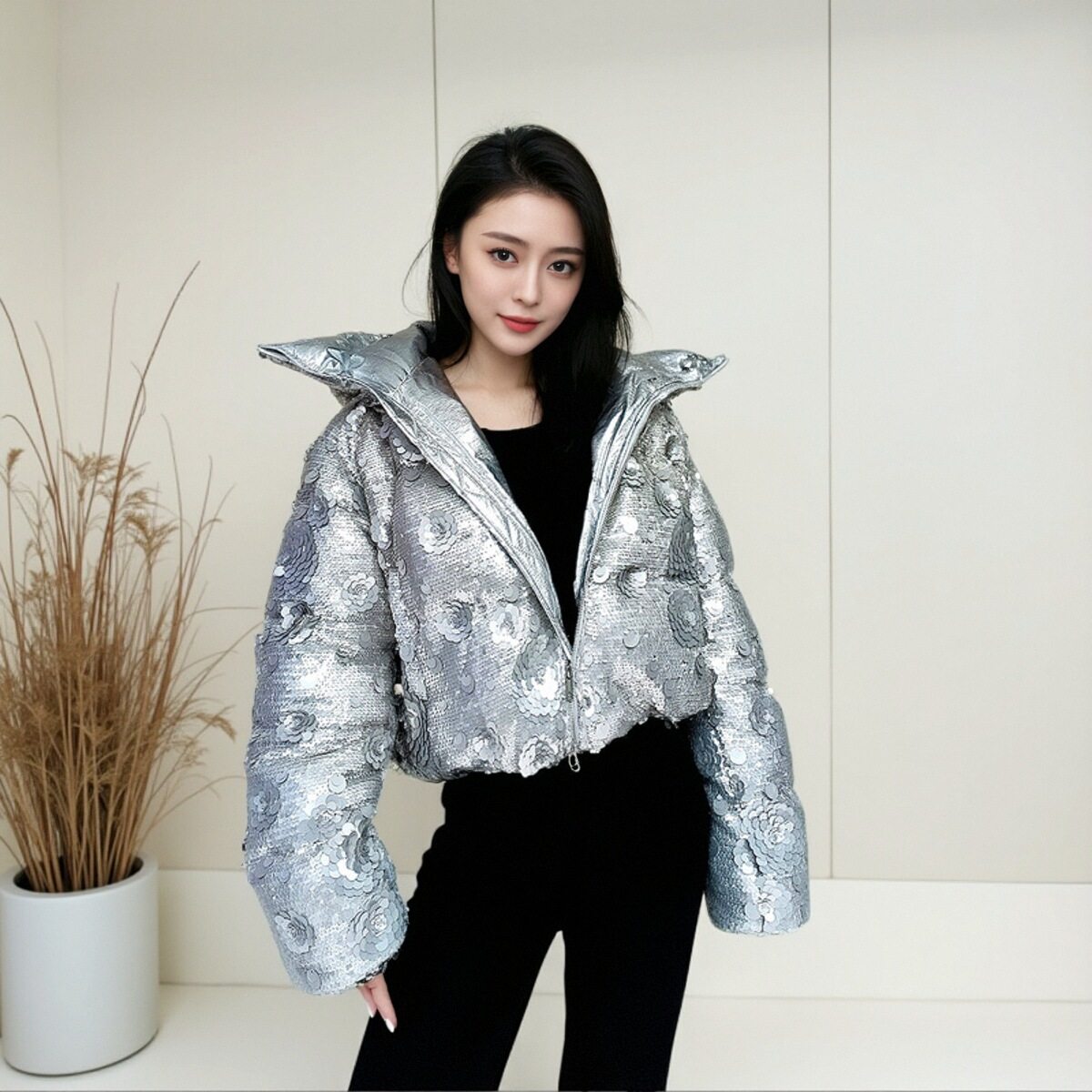 新款小众设计银色亮片绣片女士鹅绒服时尚大气百搭面包服羽绒服
