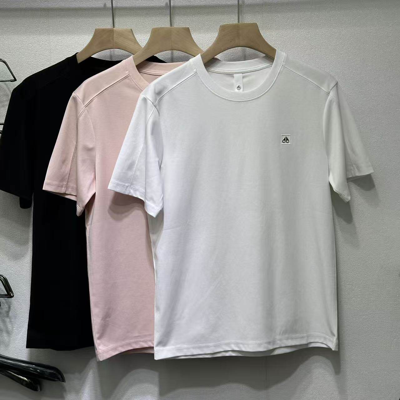 2026年夏季新款短袖t恤男士白色薄款简约T恤衫柔软休闲半截袖上衣