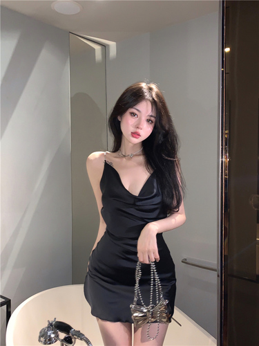 Real shooting and real price ~ the new summer hot girl style is thin, backless, sexy suspender dress, womanly Hip Wrap Skirt