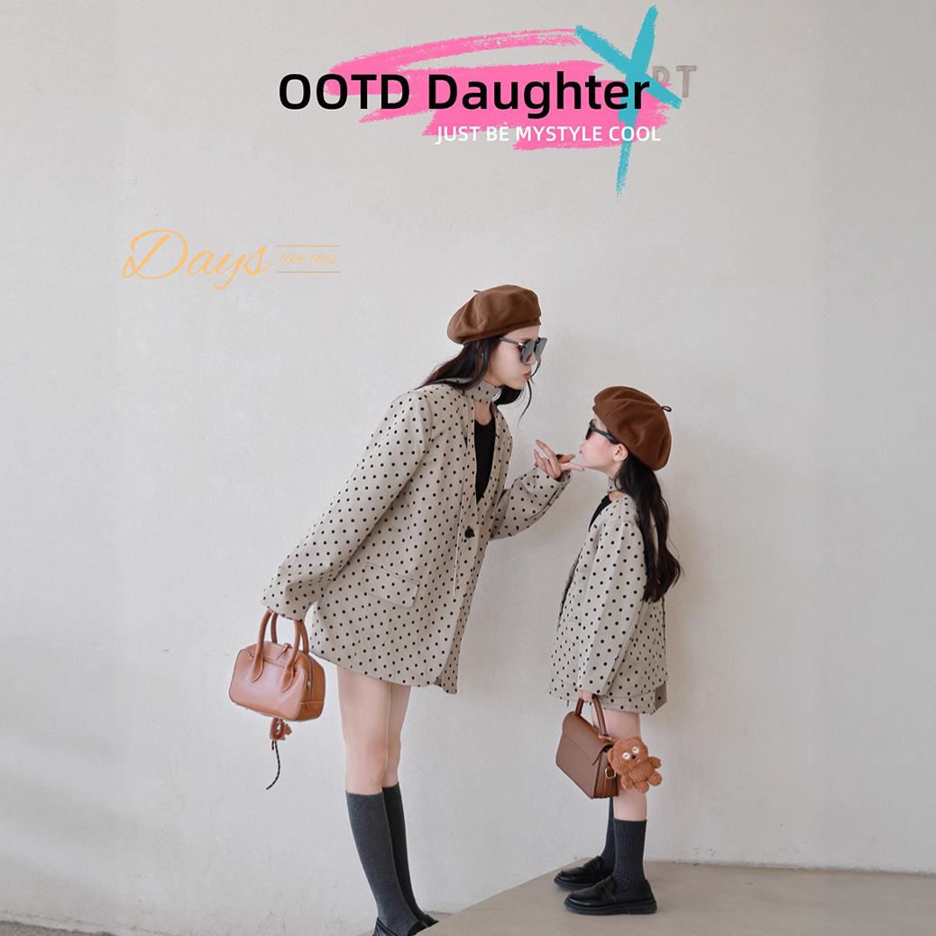 一起玩亲子装秋季韩系母女装时尚网红波点V领子西装半裙套送围脖