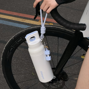 世大家运动水杯吸管保温杯大容量学生上学专用水杯便携保冷杯子女