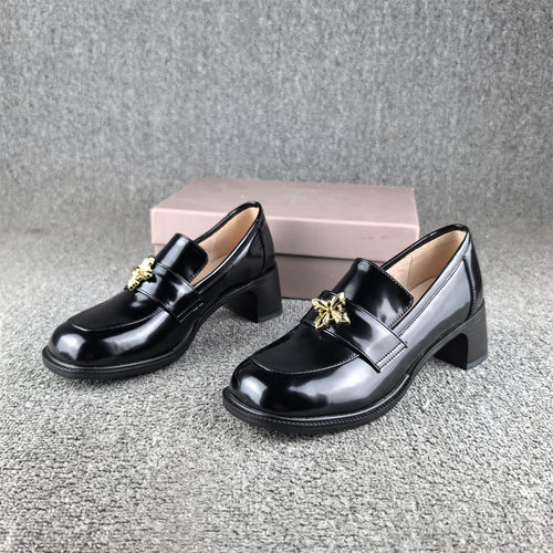 断码处理时尚休闲真皮手工女鞋2025春秋新款中跟软面套脚乐福鞋女