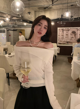 Baby61【心动无原则】荃羊毛！时髦不规则翻领一字肩针织上衣女