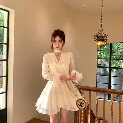 Baby61优雅浪漫V领喇叭袖连衣裙