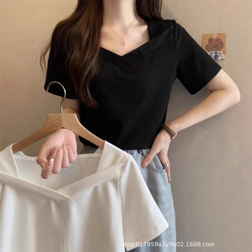 2026 Square-neck, Designer-look, Slimming Short-sleeve T-shi
