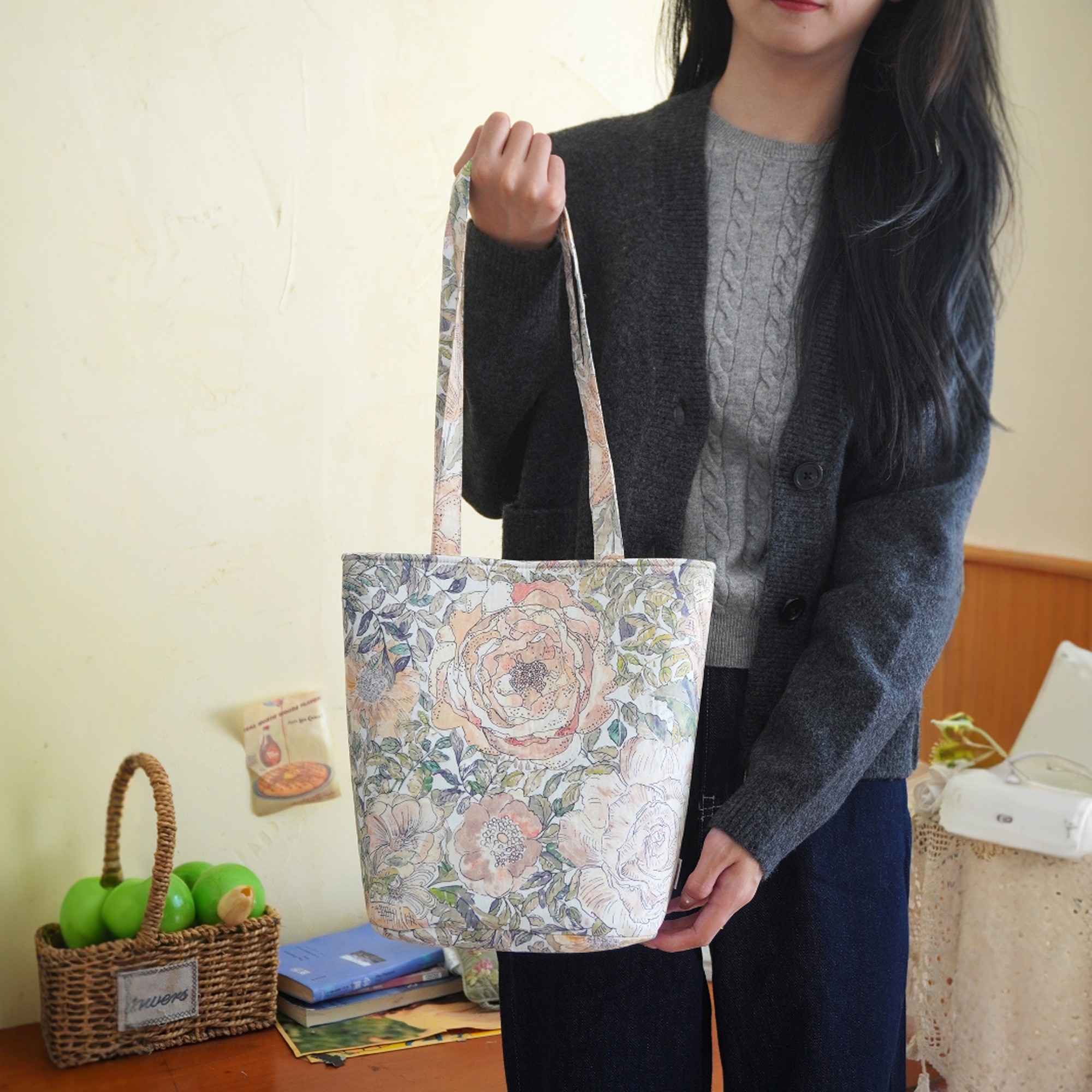 liberty塔纳棉印花水桶包休闲时尚通勤单肩包文艺加长水桶布包,箱包皮具/热销女包/男包,水桶包,淘宝优惠券,粉丝福利购,淘宝优惠卷