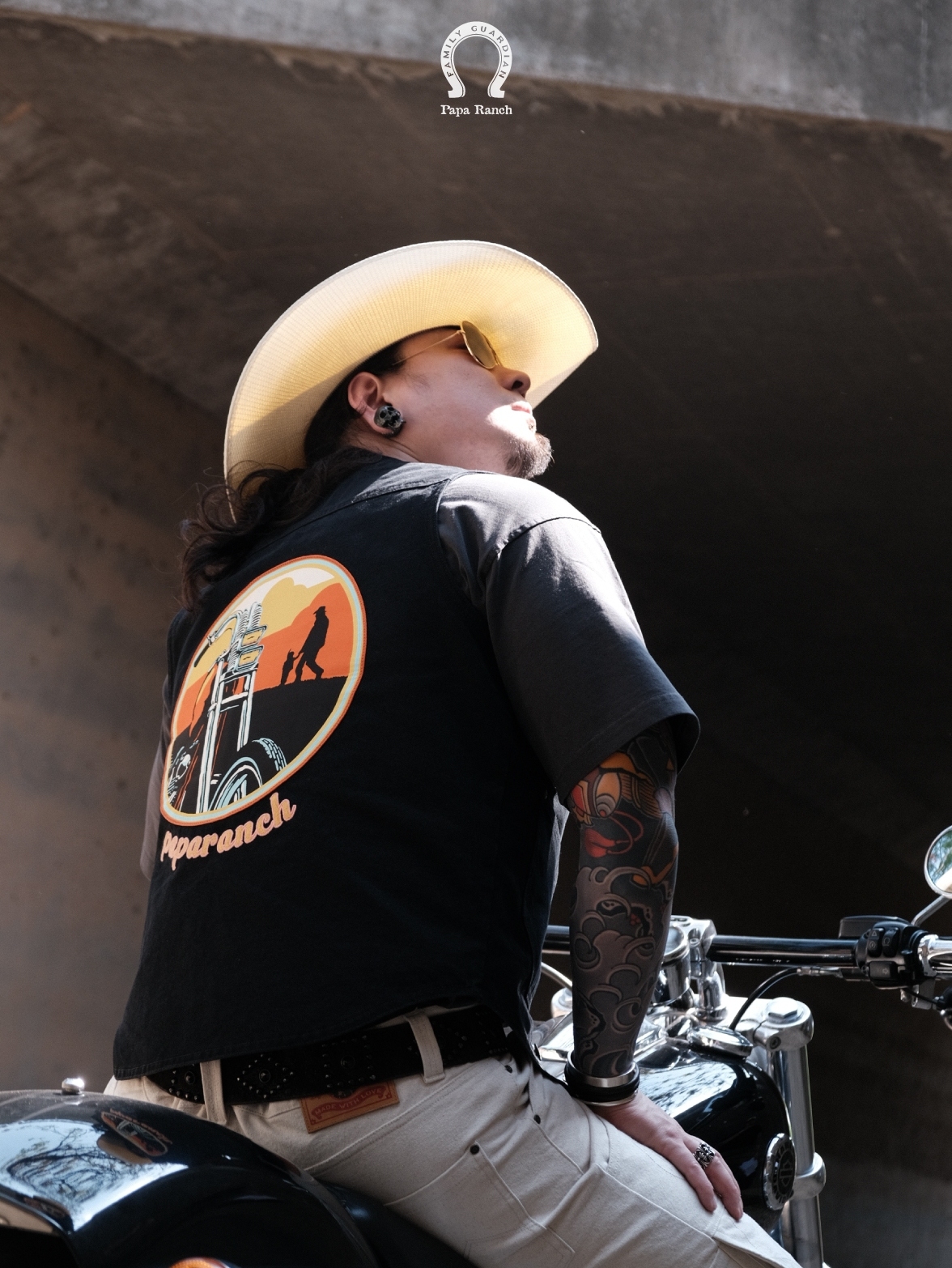 33oz PapaRanch美式机车复古马蹄胸章拼接民族绣花开衫马甲坎肩