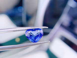 天然无烧心形蓝宝石戒面裸石2.06克拉8.85 3.89可代镶嵌 7.37