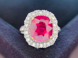 18k金镶嵌天然椭圆形卢比来戒指女款情人节生日礼物4.05克拉