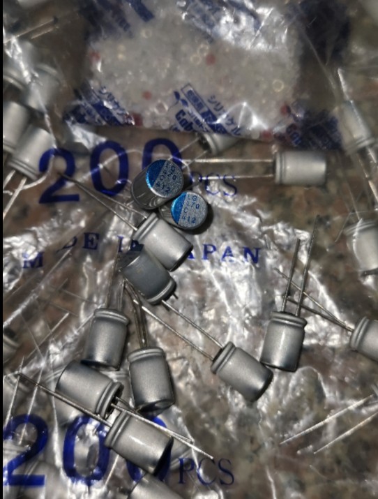 100只=43元 日本尼吉康16V470UF 固态电容器LG超低ESR 8*11 105度