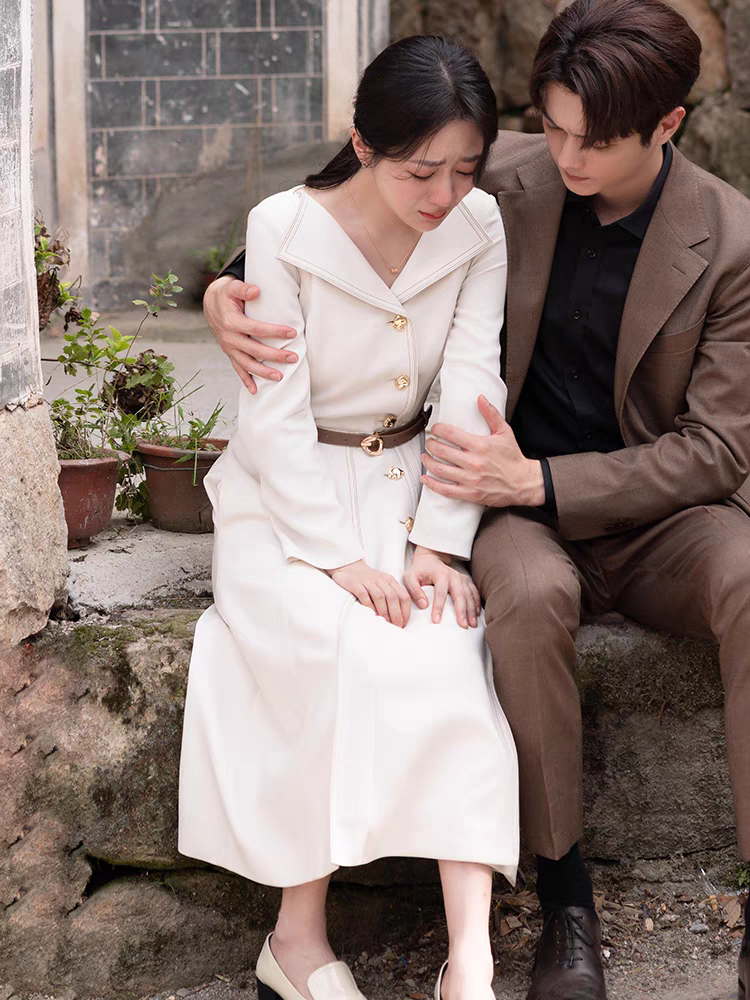 杨紫同款服装衣服 白色长袖连衣裙定做各种明星礼服同款