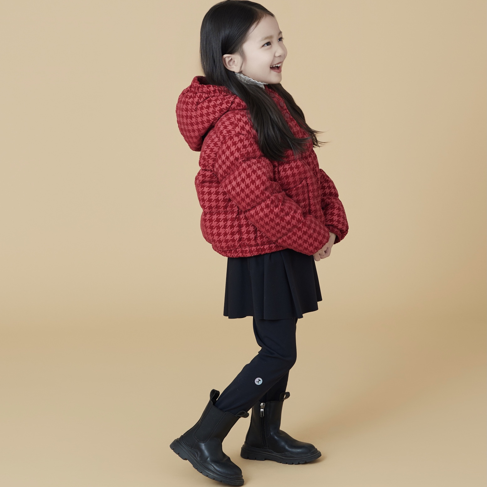 2025年秋冬新款女童高端羽绒服外贸定制跨境亲子千鸟格羽绒外套