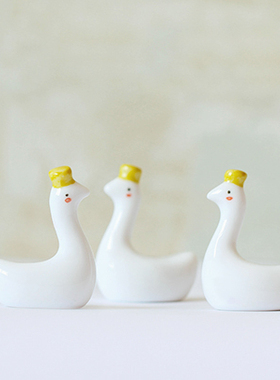 南国瓦瓷 | 陶瓷小天鹅桌面摆件 动物卡通筷子架筷托 可爱创意