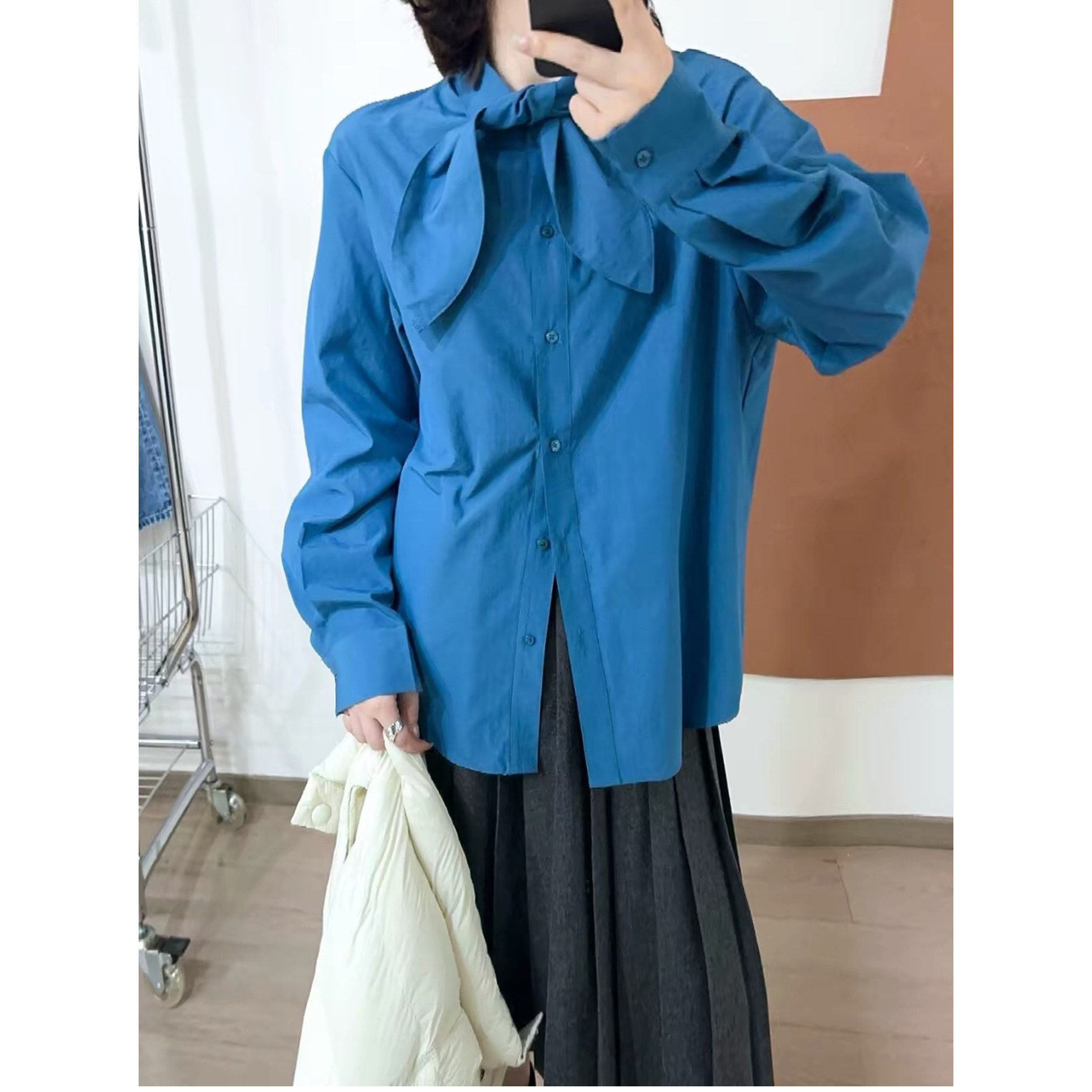 时尚飘带领长袖衬衫女欧洲站2026秋季新款欧货纯色休闲衬衫上衣潮