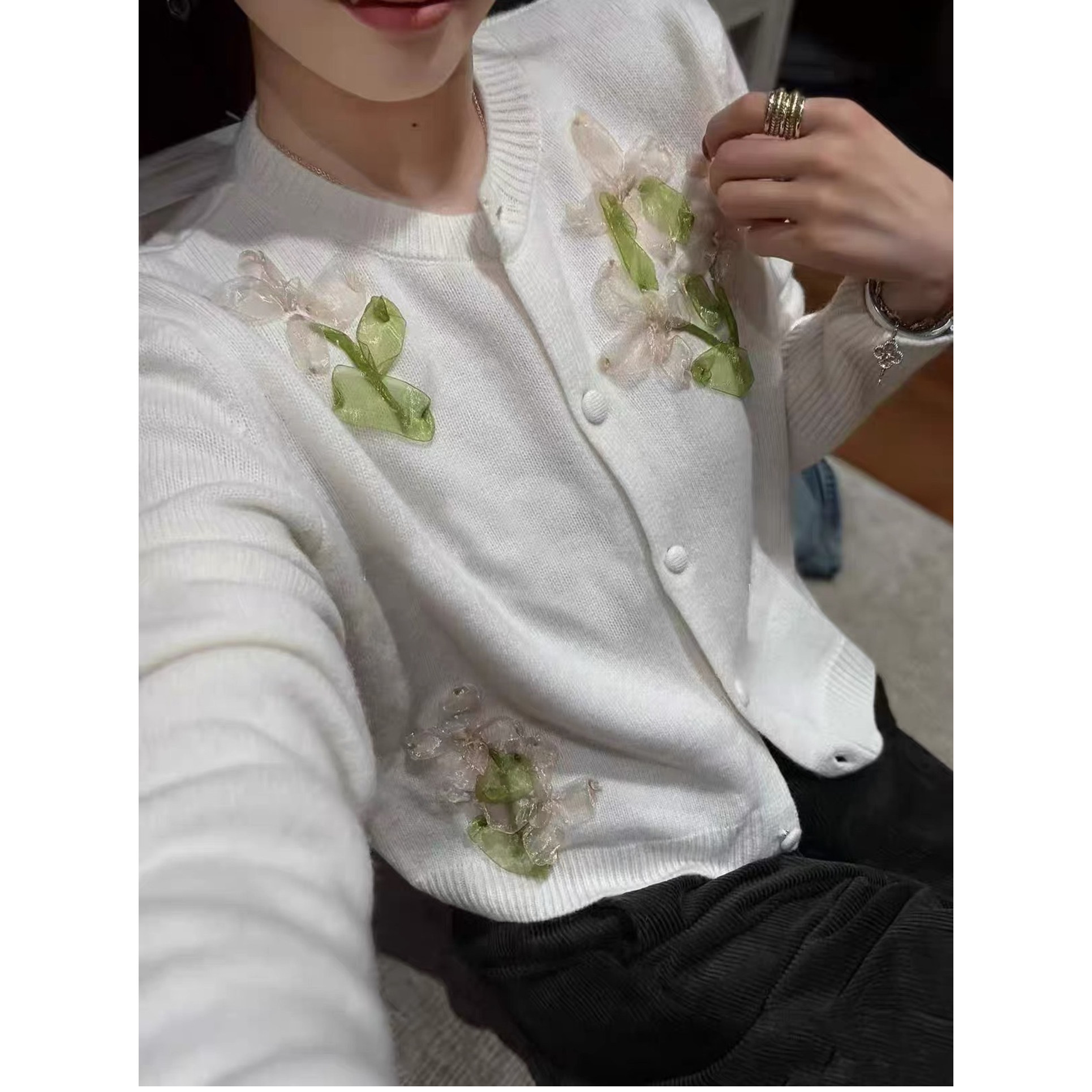网纱花朵拼接圆领长袖羊毛针织开衫女欧洲站2026秋季新款时尚毛衣