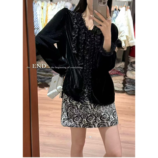 欧洲站2026早春新款欧货女宫廷风复古木耳边V领长袖丝绒衬衫上衣