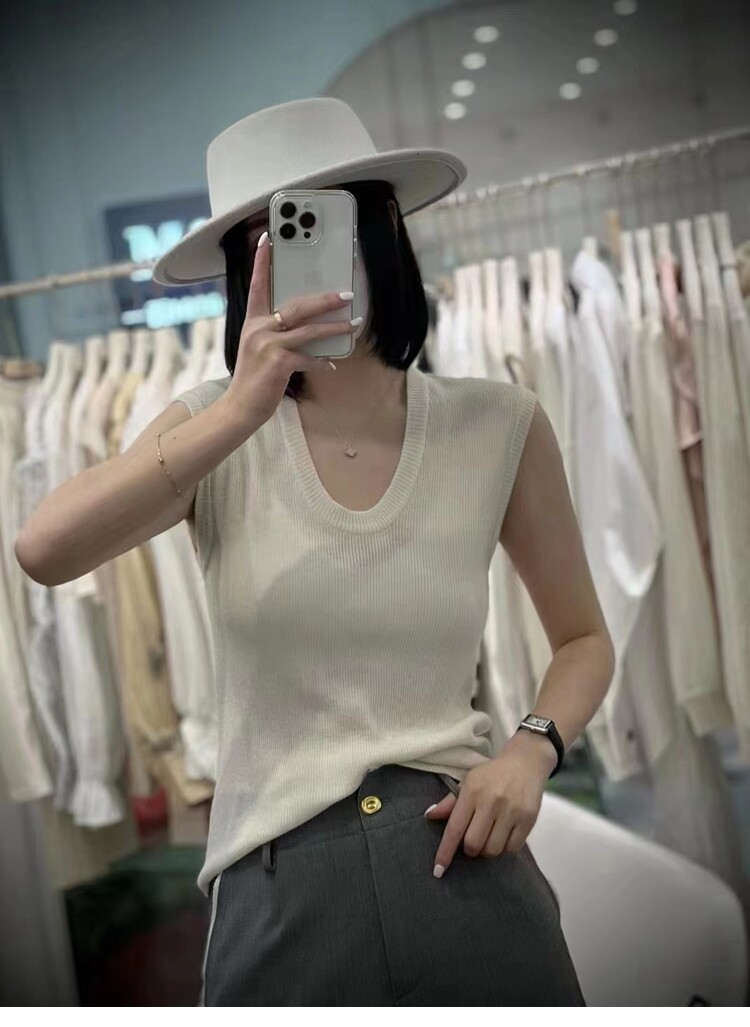 羊毛针织背心打底实体店同步