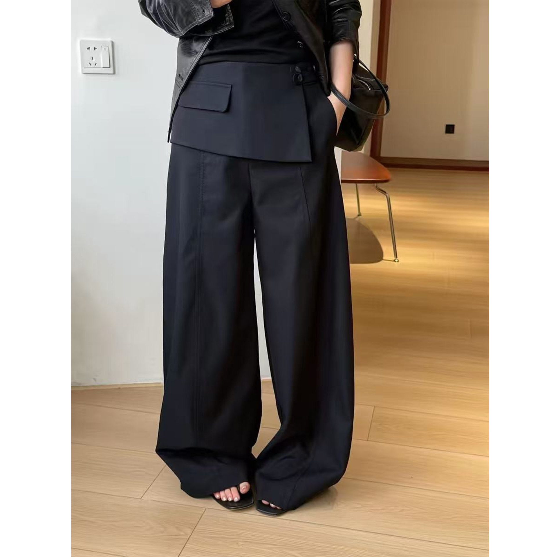 屁帘拼接宽松阔腿西装裤女欧洲站2026秋季新款欧货休闲直筒裤长裤