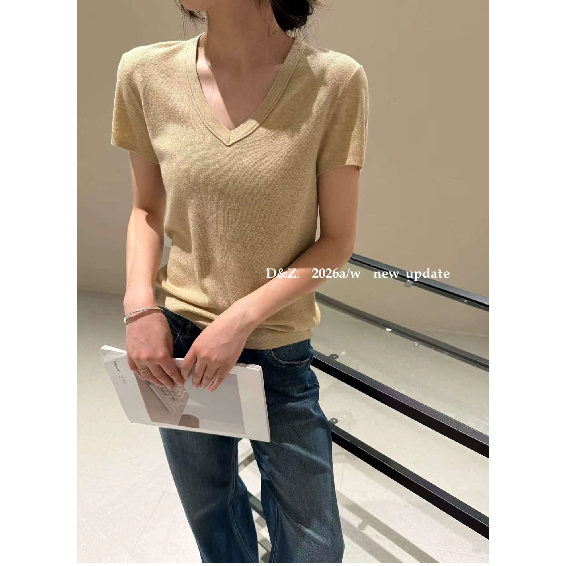 纯色V领短袖绵羊毛针织衫女欧洲站2026秋季新款欧货纯色打底衫