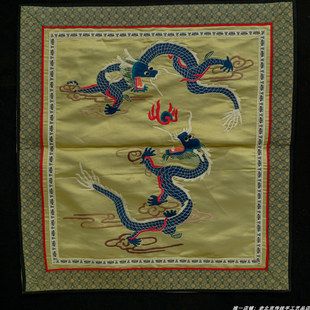 二龙戏珠图非遗宫廷绣特色礼品手工绣品老绣片京绣手工刺绣装饰画