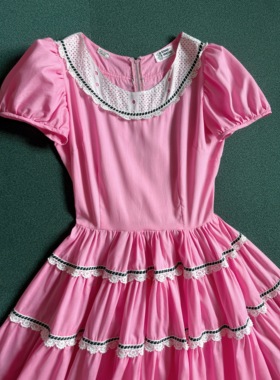 Square Dancers dress 圆舞曲大裙摆洋装 粉色+白蕾丝+黑色滚边