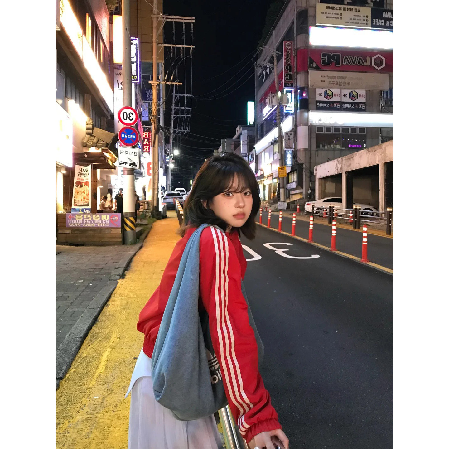 红色三条杠刺绣翻领棒球服短外套女早秋穿搭宽松显瘦开衫夹克上衣