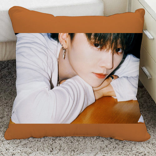 刘雨昕沙发抱枕女生睡觉专用周边青春有你2同款应援手幅海报写真