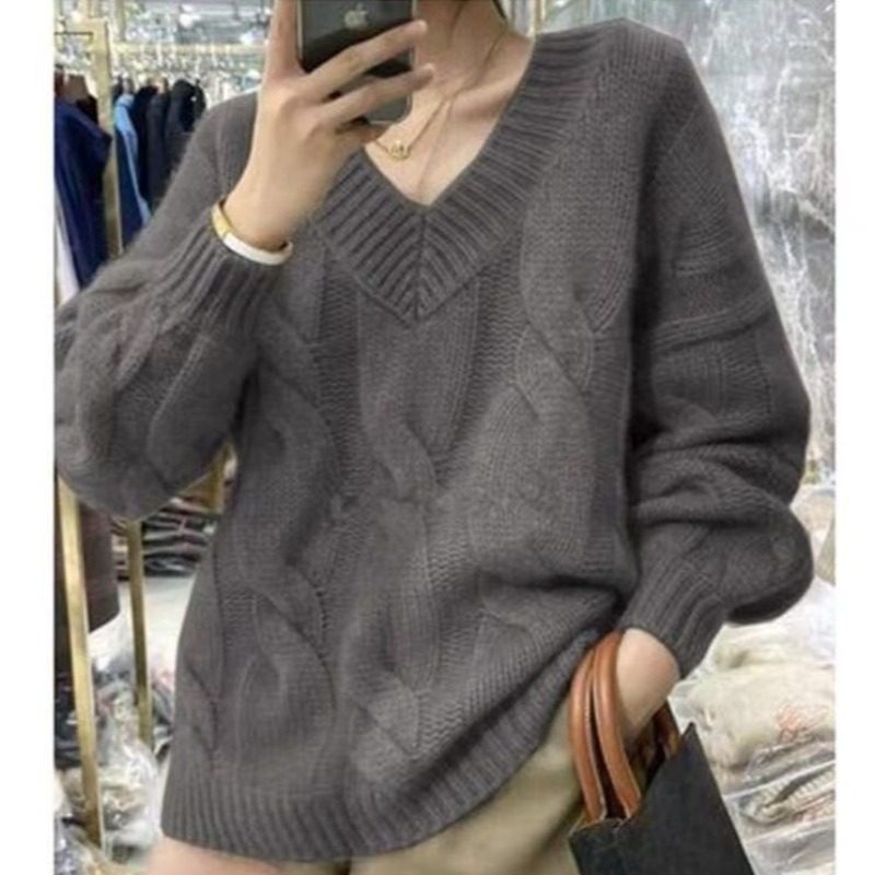 大码加厚V领宽松毛衣女秋冬季胖妹妹复古扭花慵懒风短款针织衫女